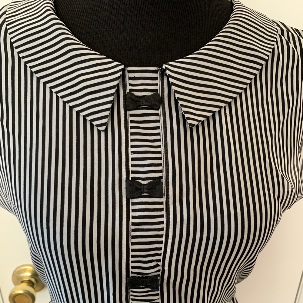 American Rag Collared black & white stripe bows - Picture 3 of 6